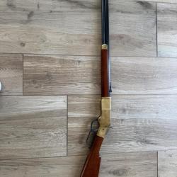 Carabine levier sous garde Uberti type Winchester yellow boy cal 44-40