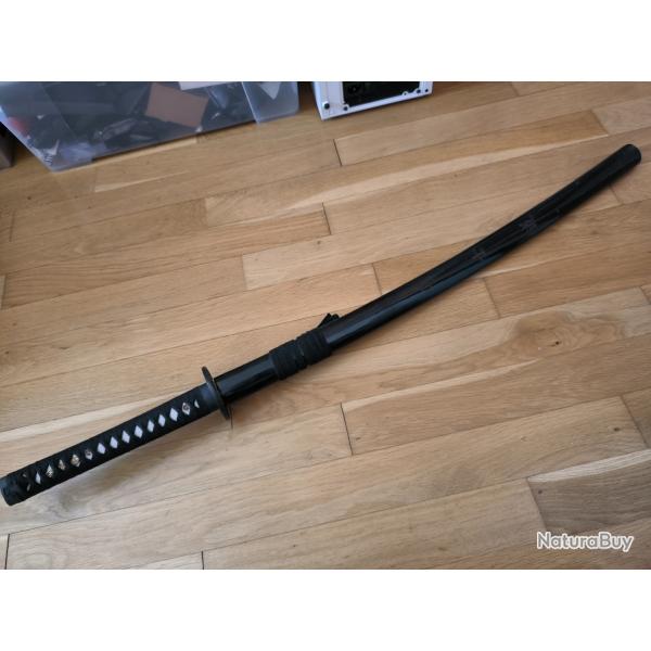 Katana noir affut�