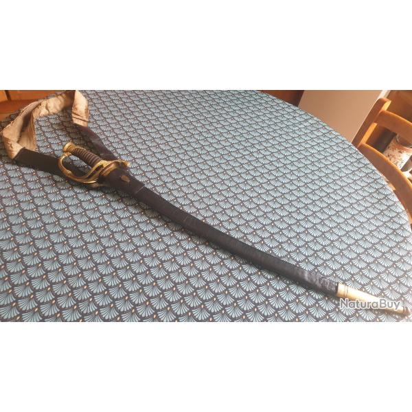 Sabre d'officier d'infanterie mod�le 1821 avec porte sabre et bretelle.
