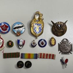 LOT D'INSIGNES CIVILES ET MILITAIRES