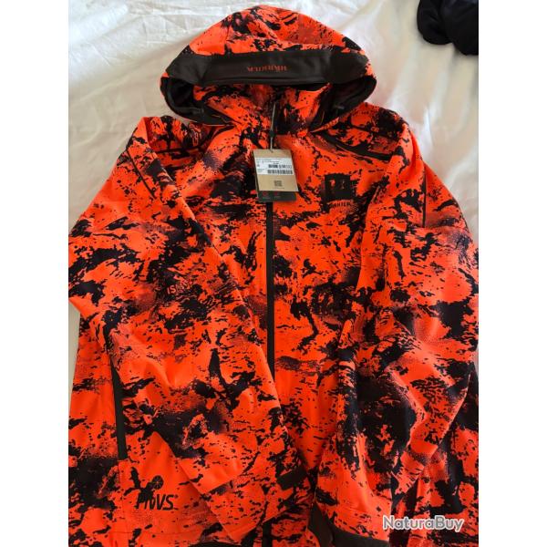 Vend veste harkila taille 58 neuf