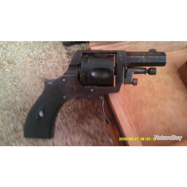 Beau rare revolver compet bien lire la description