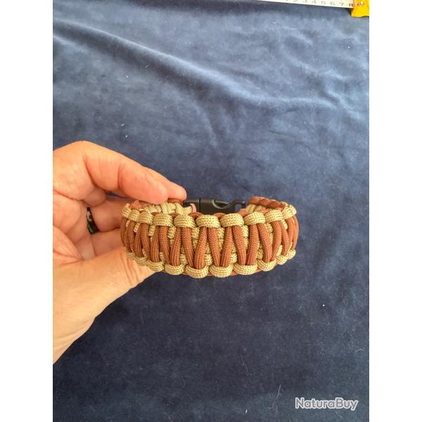 Paracord bracelet