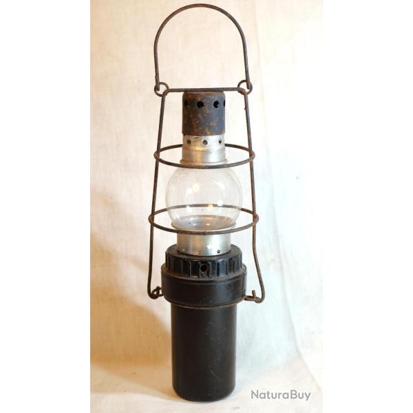 Arm�e - lampe bricol�e petit container WWII troupe d'occupation Normandie 1944 VIM24L001