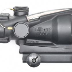 TRIJICON ACOG 4X32 TA31 RCO M4 .223/5.56 - r&eacute;ticule chevron - avec &eacute;tui n&eacute;opr&egrave;ne - sans r&eacute;serve !