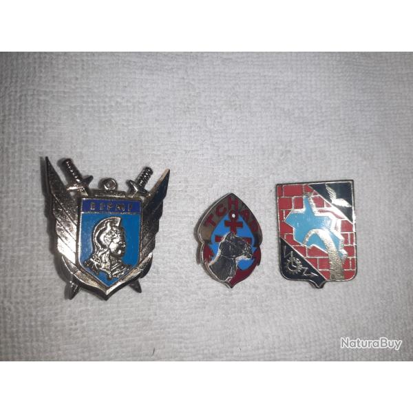 3 Insignes / Pucelles EIPMF; 165 Berlin et TCHAD