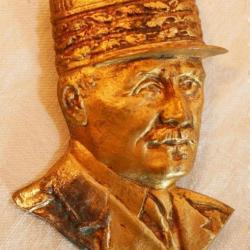 RARE - GRANDE Broche m&eacute;tal dor&eacute; du Mar&eacute;chal P&eacute;tain Visa de Censure 6,5 cm ! - ref LIS23WW004