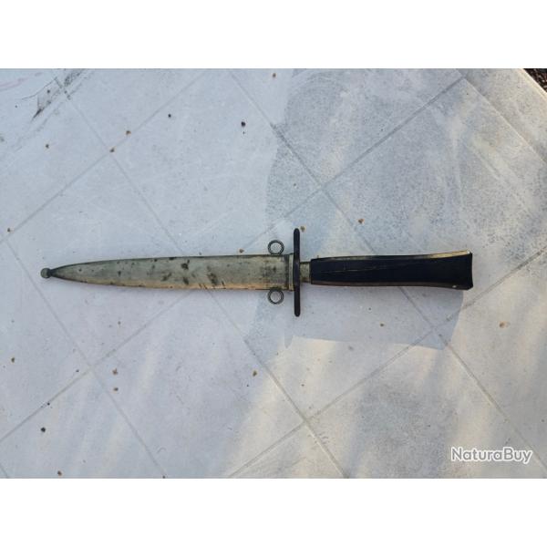 Couteau type vengeur