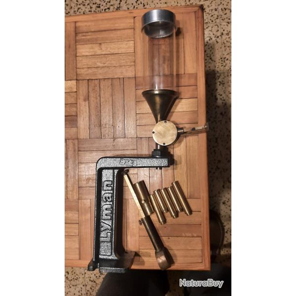 Lot : doseuse � poudre Lyman avec support+ balance Lyman en grains+ doseur r�glable+ 5 embouts.