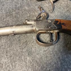 Lot pistolets et revolver a broche pour pi&egrave;ce 1 euro sans prix de r&eacute;serve