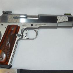 Smith & Wesson 1911 .45 ACP -S&eacute;ries E - &eacute;cailles de poisson