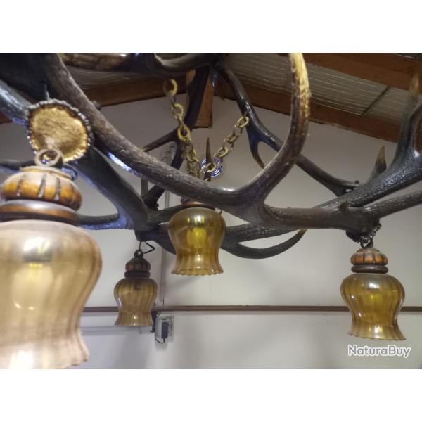 Lustre en bois de cerf