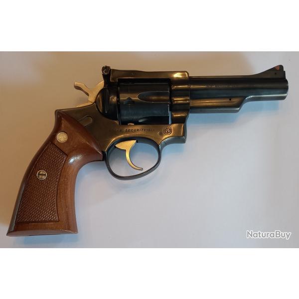 Revolver Ruger Security Six canon de 4 pouces (100mm) .357 Magnum 38SP tr�s bon �tat avec mallette