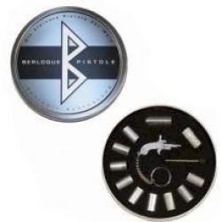 Pistolet miniature Berloque plaqu&eacute; argent dans boite cadeau