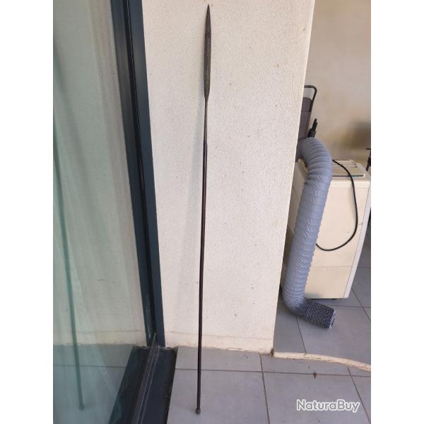 Lance africaine ancienne / assegai - lame forg�e 45 cm - longueur totale 165 cm