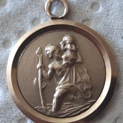 Pendentif, m&eacute;daillon saint Christophe en or 333