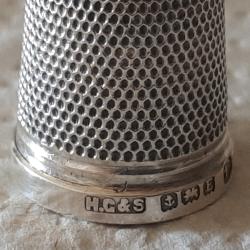 D&eacute; a coudre de collection en argent 925 de Henry Griffith & Sons Lt