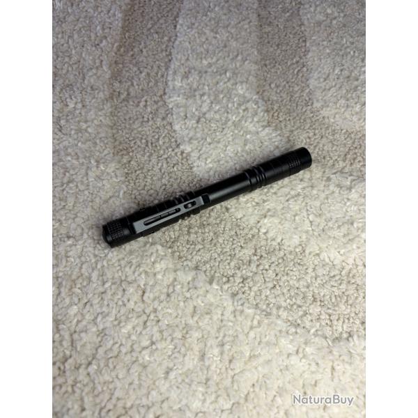 Lampe torche LED tactique compacte - format stylo - EDC avec clip de poche