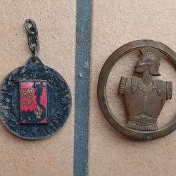 LOT INSIGNE DE BERET ET MEDAILLE  PORTE CELF DU 12 REGIMENT DE GENIE STE BARBE PROTEGE LES SAPEURS