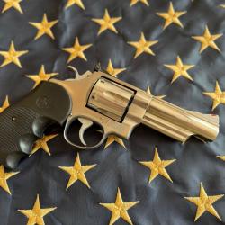 SMITH & WESSON 629 4" 44 MAG