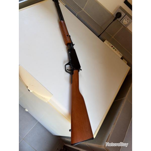 NEUVE. CARABINE ROSSI GALLERY BOIS. .22lr  POMPE. Cat C.