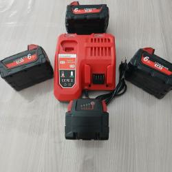 Lot un chargeur 3A adaptable batterie Milwaukee 12V 18V M12 M18 et 4 batteries 18V 6 Ah NEUF