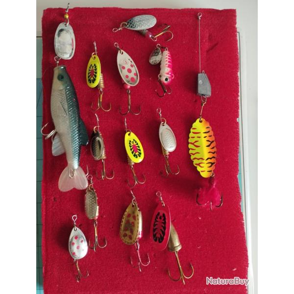 LOT 13 CUILLERS DE P�CHE DONT 10 JAMAIS UTILISEES