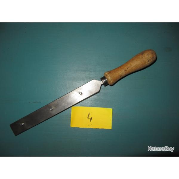Ancienne fendante armurier sans lames (rep4)