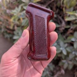 Vends v&eacute;ritable poign&eacute;e bak&eacute;lite russe avec son num&eacute;ro de moule rare