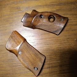 POIGNEE POUR PISTOLET BERETTA 102 CALIBRE 22LR.........a017bis