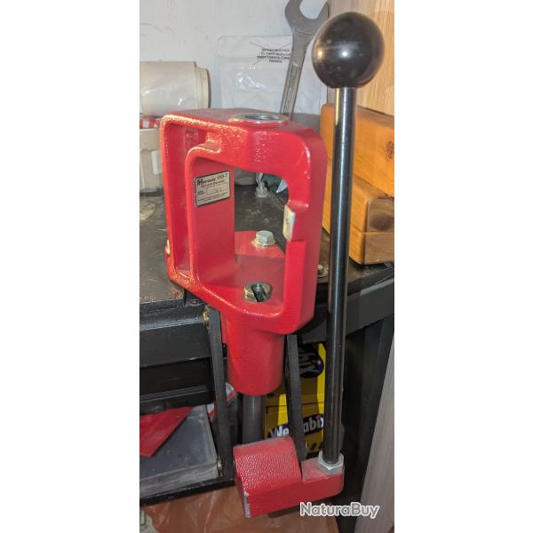 Presse Hornady Lock-n-Load + plaque support m�tallique + lubrifiant pour douilles