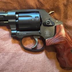 Smith&Wesson mod 351 cal 22mag: 7 coups minuscule mais d&eacute;tonnant !