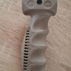 POIGN&Eacute;E ERGONOMIQUE AVANT CAA TACTICAL EVG TAN