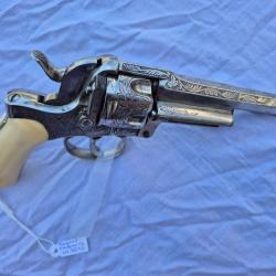 Revolver Fagnus Maquaire cal 380 finition grav&eacute; et nickel&eacute; avec crosse ivoire