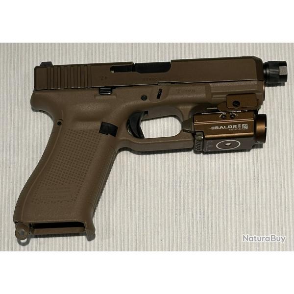 Glock 19x Filet� + Lampe laser Olight + 5 Chargeurs