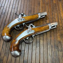 SUPERBE PAIRE DE PISTOLETS MOD&Egrave;LE 1842 DE GENDARMERIE FONCTIONNE PARFAITEMENT PLATINE SIGN&Eacute;E
