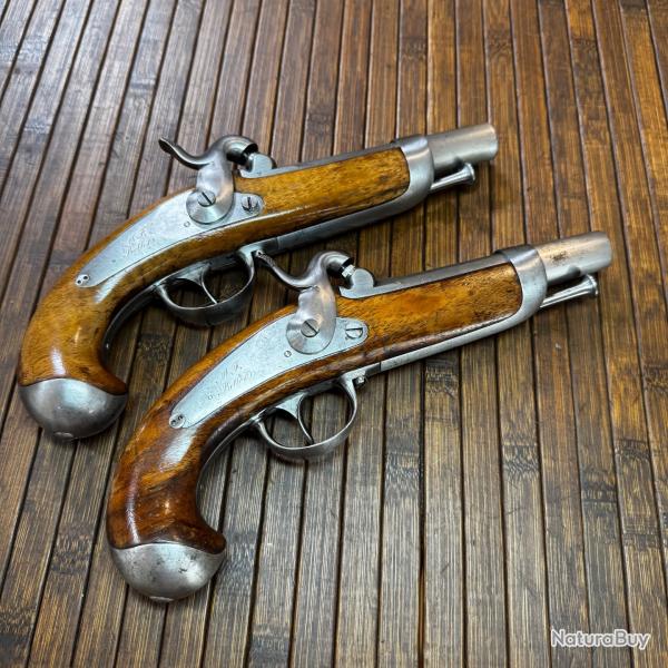 SUPERBE PAIRE DE PISTOLETS MOD�LE 1842 DE GENDARMERIE FONCTIONNE PARFAITEMENT PLATINE SIGN�E