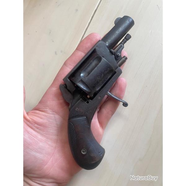 Revolver 8mm92. cat�gorie D