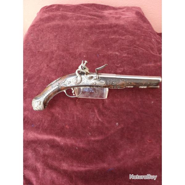Extraordinaire pistolet � silex de luxe "italien" dat� 1810 enti�rement grav� et sculpt�.