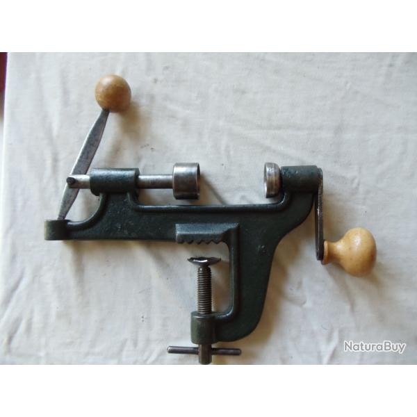 Sertisseur � rotule en. calibre 20.