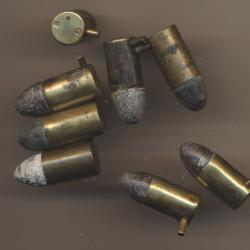 (10845)  UNE CARTOUCHE .9mm Lefaucheux A BROCHE  ancienne PORT OFFERT &eacute;tui laiton