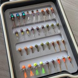 Bo&icirc;te de 36 nymphes et perdigon, p&ecirc;che &agrave; la mouche.