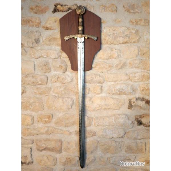 MOYEN AGE Pr�sentoir mural blason pour �p�e - EBR24PRS001