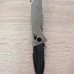 Couteau TB Outdoor C.A.C.&reg; � Combat Assistance Campagn