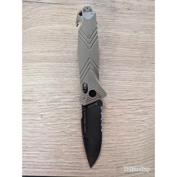 Couteau TB Outdoor C.A.C.� � Combat Assistance Campagn