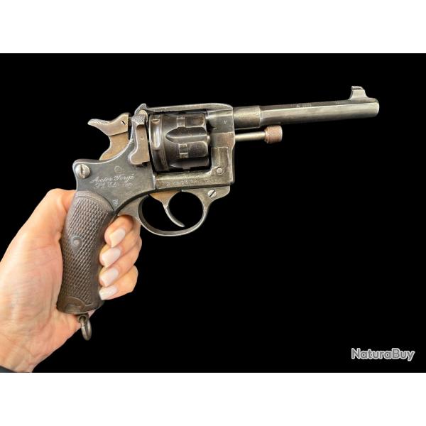INCROYABLE REVOLVER 1892 fran�ais Cal. 8mm92 num�ro H10542