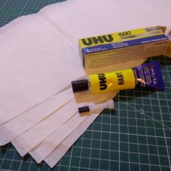 V&eacute;ritable papier flash nitr&eacute; 5 feuilles de 20 x 50 cm (45 grammes au m2) + colle UHU Hart 35 g