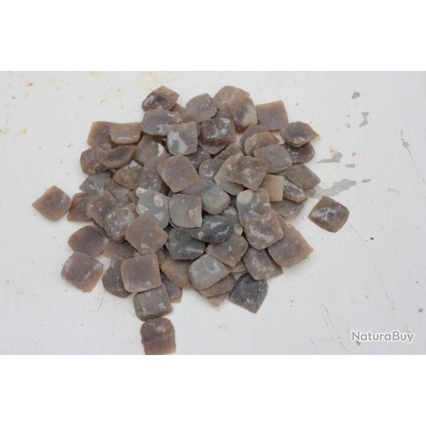 Lot de 100 pierres � fusils / Silex d'�poque pour 1777 An IX, 1822 etc..