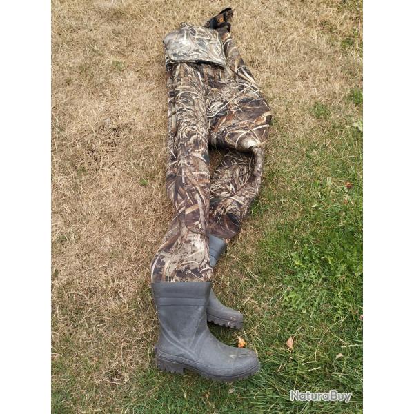 Waders n�opr�ne camouflage Roseau prologic . Attention il y a une fuite � l'entre jambe.