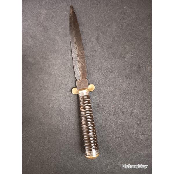 Raro cuchillo antiguo